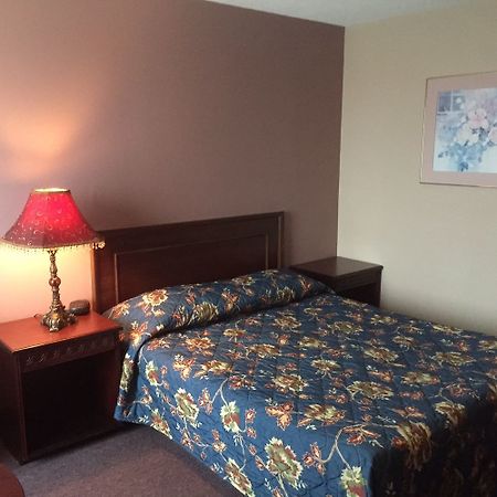 White Knight Motel برامبتون المظهر الخارجي الصورة
